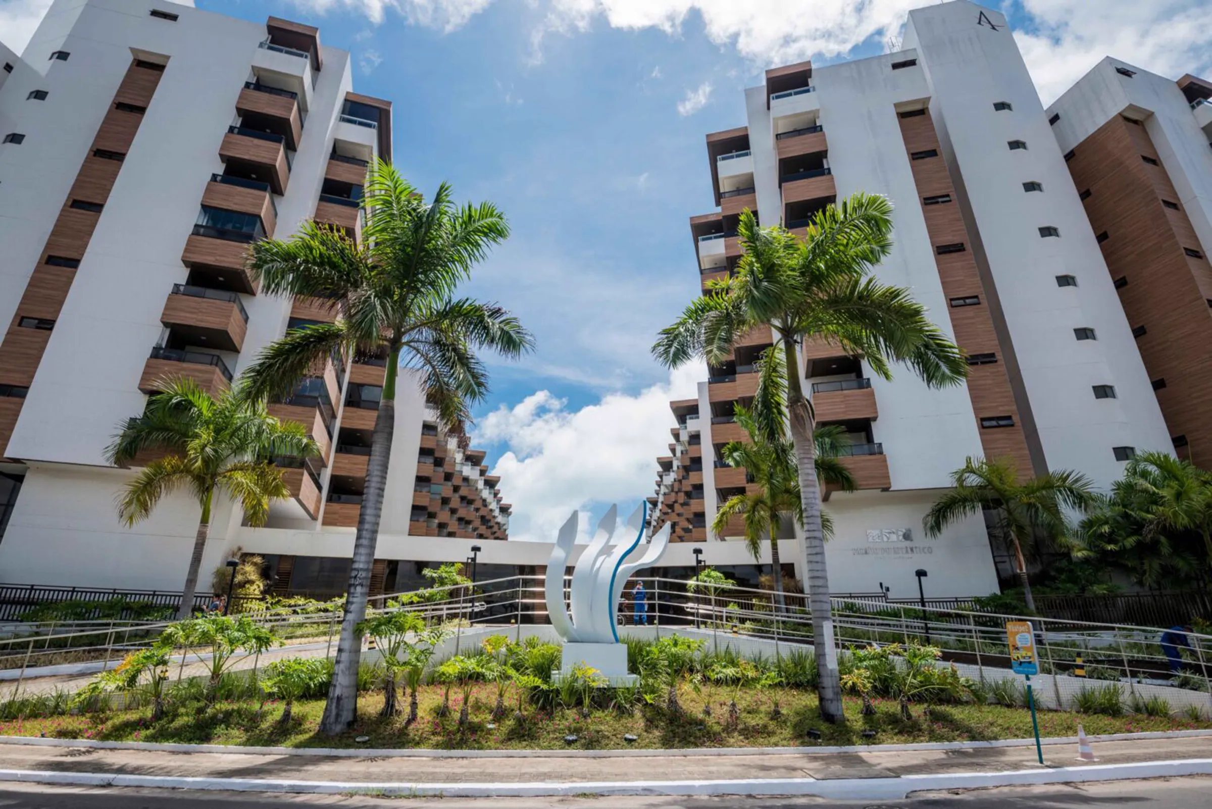 Fachada do empreendimento Paraíso do Atlântico Club Residence